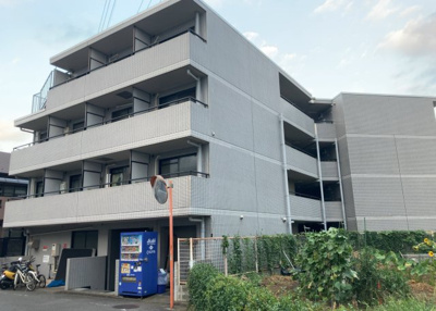 【現況写真】 | メゾン・ド・オンブラージュ | 眺望の良さを楽しめるダイニングキッチンで家族団らんの時間を過ごしてはいかがでしょうか。バルコニーから見える景色を家族で眺める時間は、時間が経つのを忘れてしまいそうですね。是非、現地を見に行きましょう！