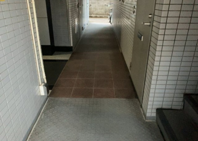 【内装】 | メゾン・ド・オンブラージュ | 共用部分は、一棟の建物に住む区分所有者全員が共同で所有するとし、共用部分の管理、補修などは、区分所有者で形成される管理組合が行います。個人の判断で勝手に変更することはできませんので覚えておきましょう。