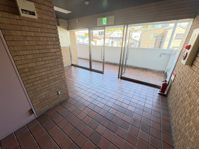 エクシード星が丘のエントランス