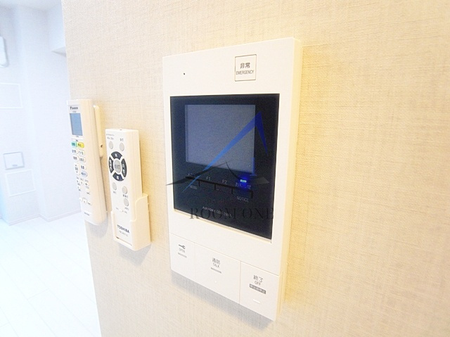ユリカロゼ北綾瀬のセキュリティ|モニター付きインターホンです。