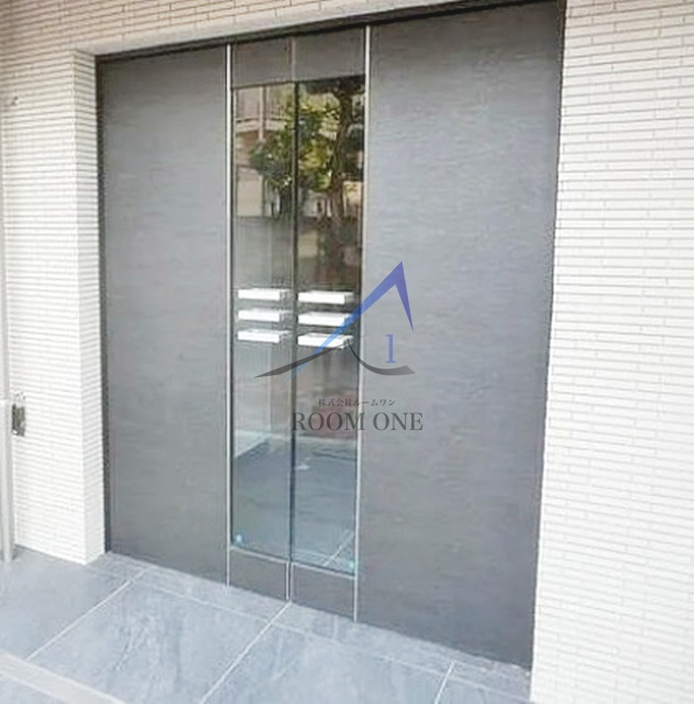 ユリカロゼ北綾瀬のエントランス