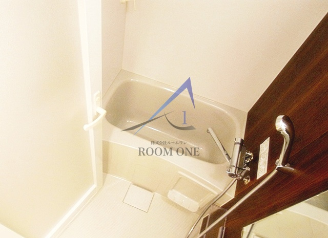 ユリカロゼ北綾瀬の浴室