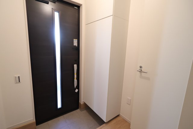 《仲介手数料無料》岩槻区本丸１丁目21-7(全1戸)新築一戸建てケイアイ クラフト ピットの玄関