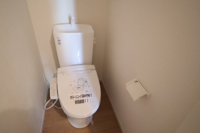 《仲介手数料無料》岩槻区本丸１丁目21-7(全1戸)新築一戸建てケイアイ クラフト ピットのトイレ