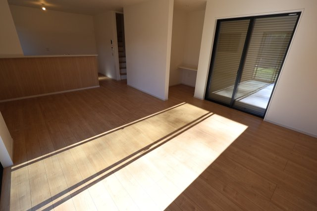 《仲介手数料無料》岩槻区本丸１丁目21-7(全1戸)新築一戸建てケイアイ クラフト ピットの居間・リビング