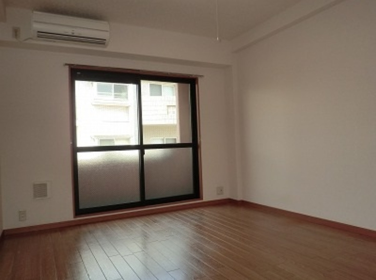 グランアヴェニールAの居間・リビング