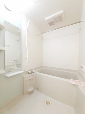 【浴室】 | ウインド・ヒルⅡ | 日々の疲れを癒すお風呂付です