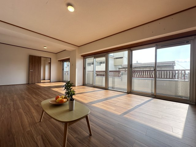 星陵台ハイツの居間・リビング