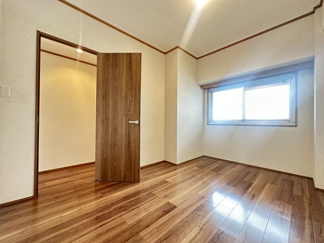 星陵台ハイツの洋室