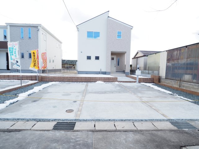 【駐車場】 | Livele Garden.S　蓬莱町６丁目第２　１号棟 | ★内覧予約で新米4kg★