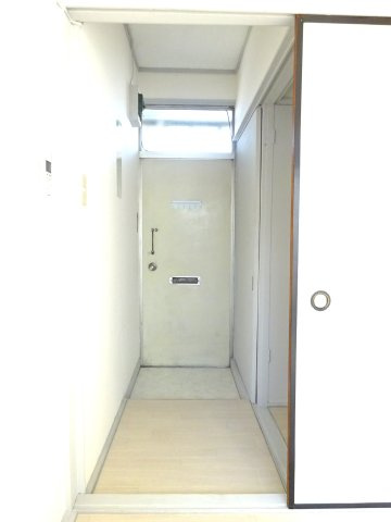 ＮＴハイム川口の玄関|明るい玄関です