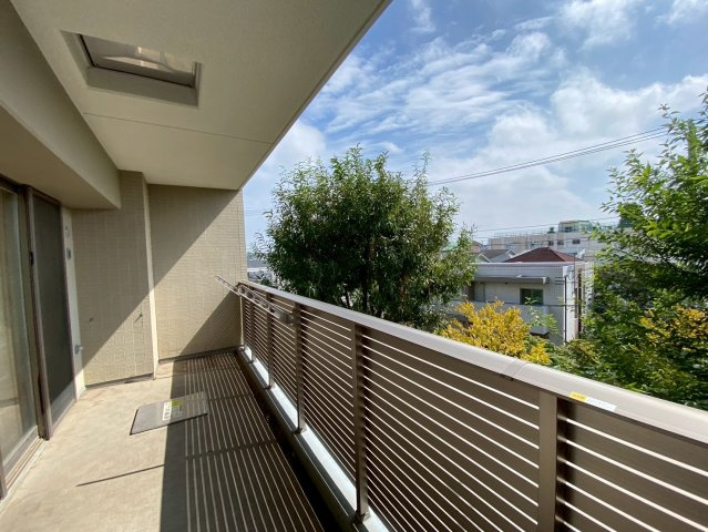 プラウドシティ阿佐谷 セントラルC棟のバルコニー