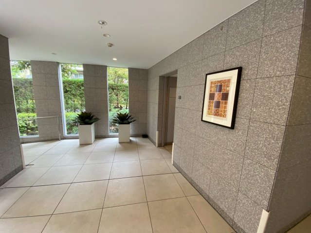 プラウドシティ阿佐谷 セントラルC棟のロビー