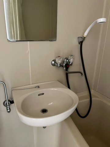 石原マンション（三山）の洗面所|忙しい朝には欠かせない洗面所です