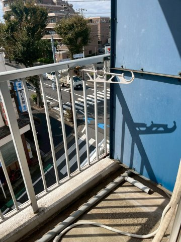 石原マンション（三山）のバルコニー|暖かな日差しのふりそそぐバルコニー