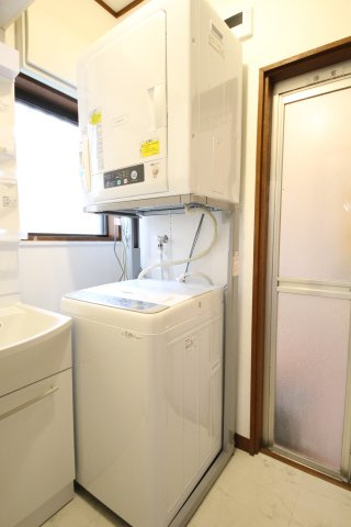 ぬこハウス相模原の設備|洗濯機完備。なんと乾燥機付き。これは嬉しいですね。
