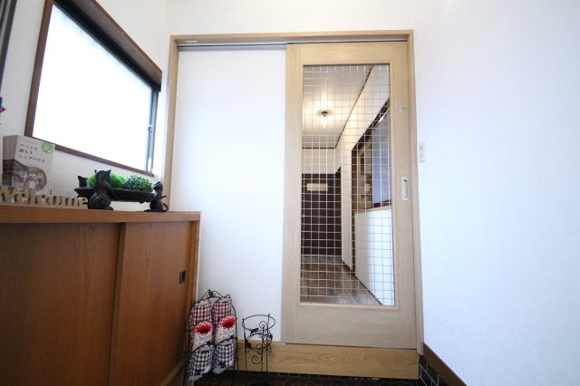 ぬこハウス相模原の玄関|愛猫の脱走防止のために、２重の扉が設けてあるので、安心です。

