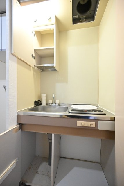 アサカシオン大岡山のキッチン|コンパクトなキッチンで掃除もラクラク