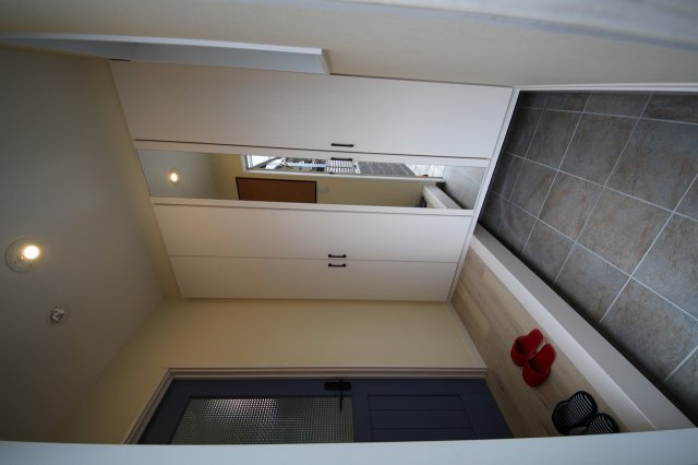 ぬこハウス小岩の玄関|愛猫の脱走防止のために、２重の扉が設けてあるので、安心です。
