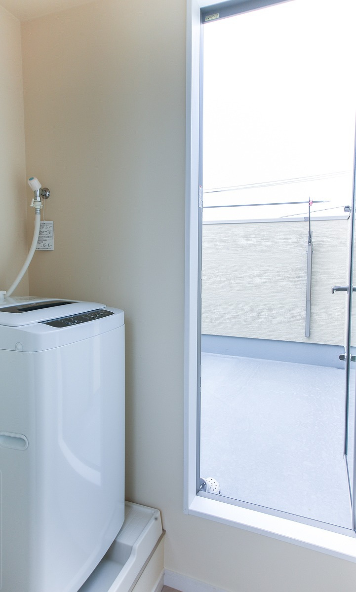 ぬこハウス小岩の設備|ペントハウスにも洗濯機を設置。洗濯が終わったら、そのまま、屋上で洗濯物を干せる、便利な導線も嬉しいで