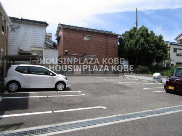 メゾン・アンソレイエⅢの駐車場