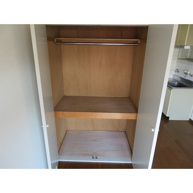 エレガンス綾瀬６の収納|※同タイプ別の部屋の写真です