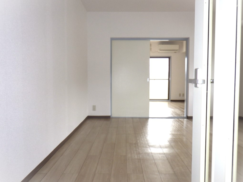 ホワイトウイング中野上町の居間・リビング|おしゃれな居間です