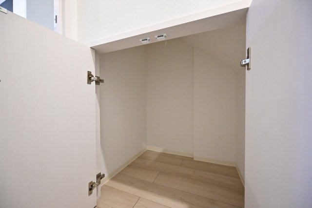 フェリデンシア御嶽山の収納|階段下収納