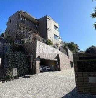 グローリア初穂大倉山の外観