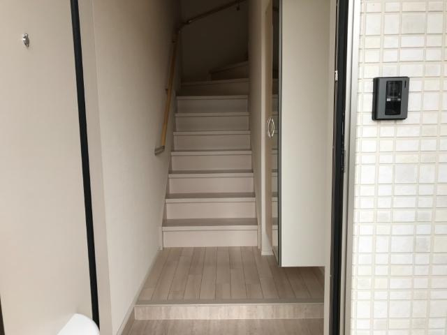 フルール・ド・スリジェの内装|階段