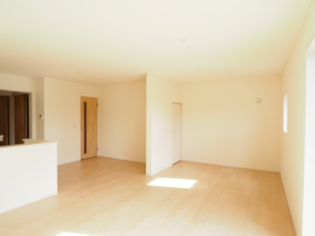 【居間・リビング】 | Livele Garden.S　蓬莱町６丁目第２　２号棟 | ★内覧予約で新米4kg★