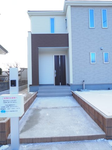 【玄関】 | Livele Garden.S　蓬莱町６丁目第２　２号棟 | ★内覧予約で新米4kg★