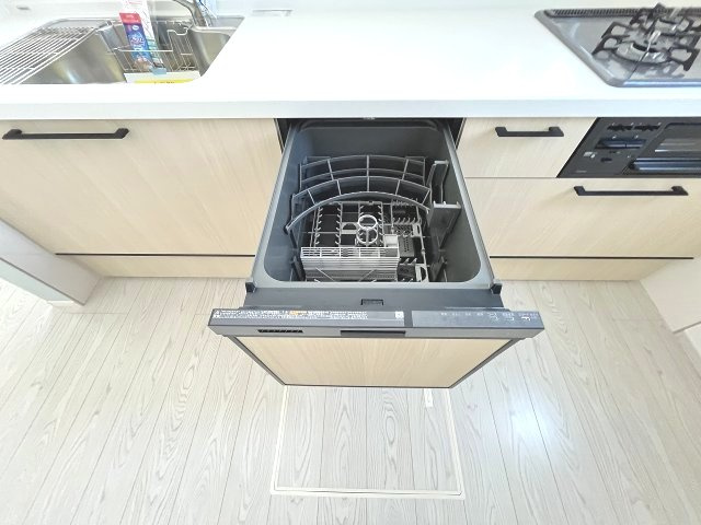 【キッチン】 | 糟屋郡宇美町明神坂3丁目2期　1号棟（全1棟）【仲介手数料無料・0円】 | 施工例。施工例は完成時と異なる場合があります。