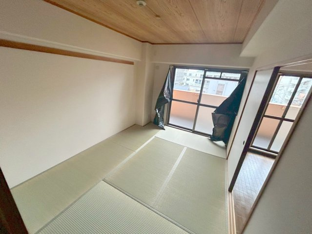 第2丸重グランドハイツの居間・リビング