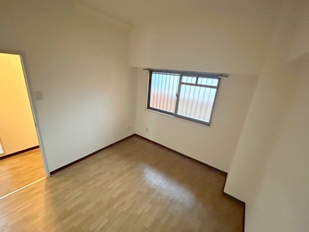 第2丸重グランドハイツの居間・リビング