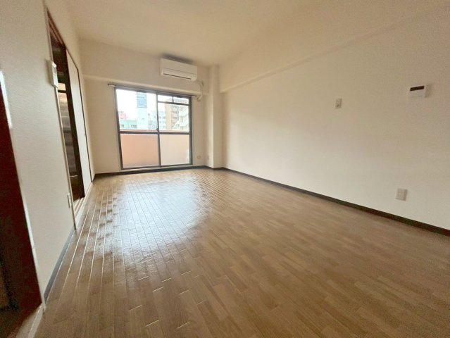 第2丸重グランドハイツの居間・リビング