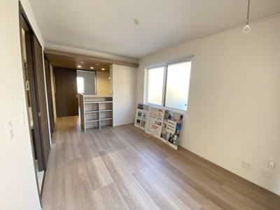 【洋室】 | Same sky