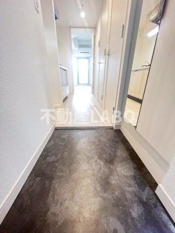 アドバンス大阪カーサの玄関