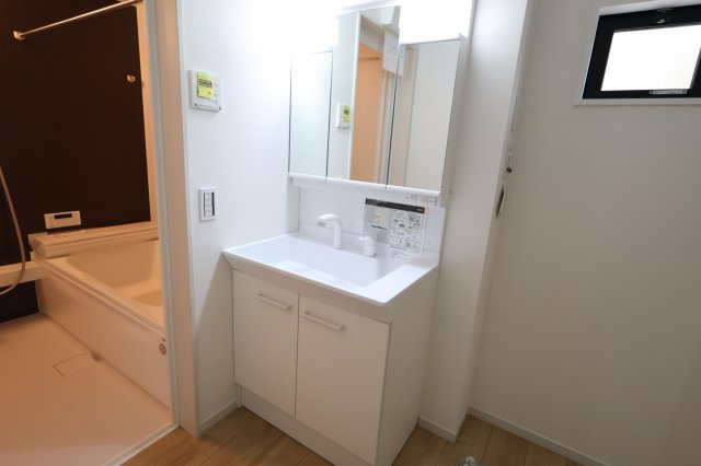 《仲介手数料無料》桜区南元宿１丁目1-41新築一戸建てケイアイ クラフト ピットの独立洗面台