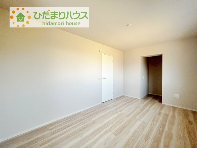 【寝室】 | 土浦市摩利山新田1期　新築戸建　3号棟 | 広めの主寝室は、ベッドの他にもパソコンデスクやドレッサーなども置けちゃいます(*^-^*)