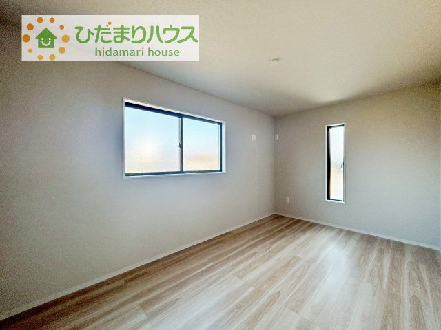 【寝室】 | 土浦市摩利山新田1期　新築戸建　3号棟 | ゆとりのある主寝室！ご家族全員で寝れちゃいます♪