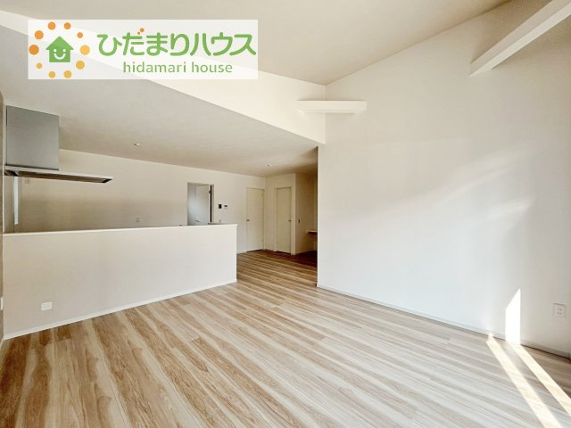 【居間・リビング】 | 土浦市摩利山新田1期　新築戸建　3号棟 | 早くお仕事終わらせて、家に帰りたくなるようなリビングです(^^♪