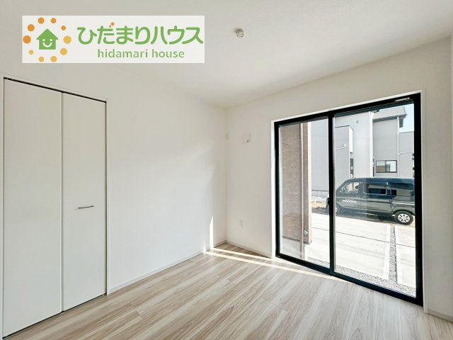 【洋室】 | 土浦市摩利山新田1期　新築戸建　3号棟 | 机にベットを置けば子供部屋の完成です！