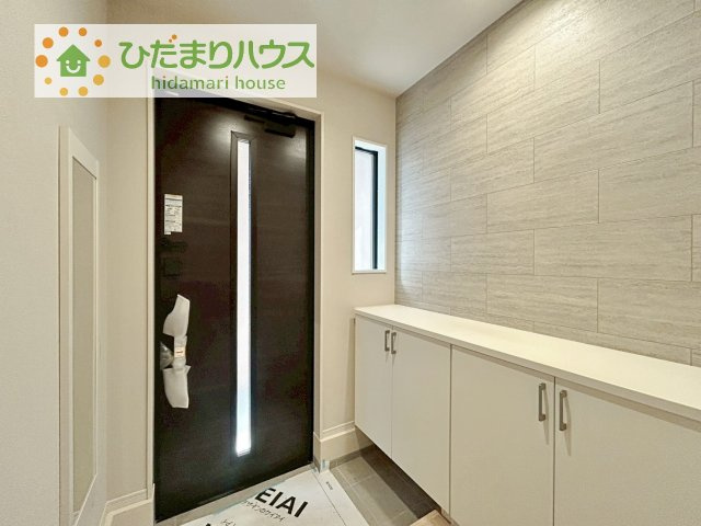 【玄関】 | 土浦市摩利山新田1期　新築戸建　3号棟 | 丁度良い靴箱のサイズ♪これだけあれば家族全員の靴がしまえてスッキリ(^O^)