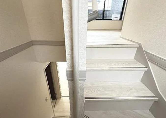 【新築】鶴ヶ島市下新田第２ 4号棟の内装|階段です