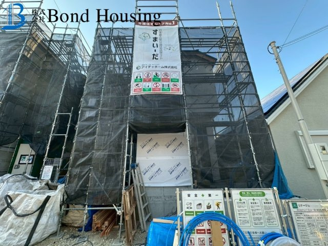 小中学校徒歩15分圏内で安心通学　松が丘3丁目　全2区画　1号棟の前面道路含む現地写真