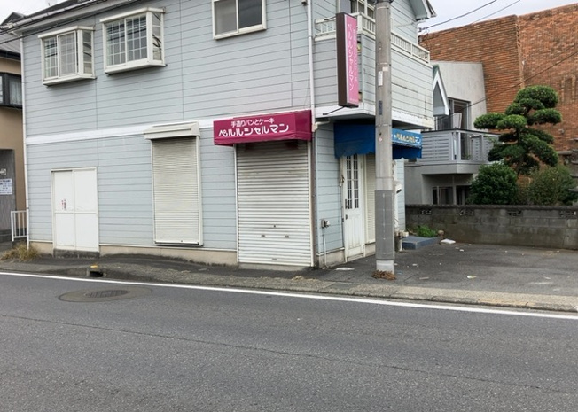 【外観】 | 土地の形が極端に長細かったり、狭小地、あるいは道路との高低差がある傾斜地だった場合、後々売ろうとしても買い手がつかない場合もあります。後々、売却することになった時に価値の下がらない土地を選びましょう。