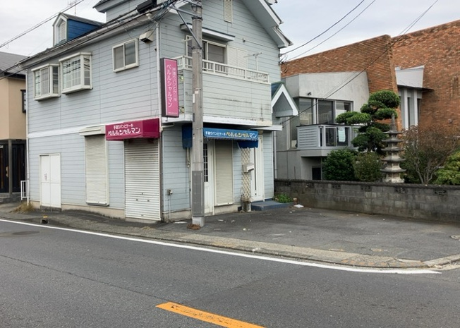 【外観】 | 土地購入を検討されている場合、境界杭がない状態で購入してしまうと境界確定測量をする必要があり、費用がかかります。購入の前に、売主、隣土地所有者立ち合いのもと境界を確定し境界杭を設置するのがベストです。