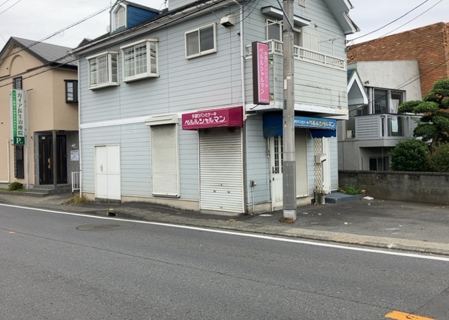 【外観】 | 人が暮らすうえで日光は大切な要素となります。日当たりの良さは譲れないポイントですね。併せて近くに大きな建築物の建築予定がないか、あるいはそれが可能な土地が近くにないか事前に確認することもお勧めします。