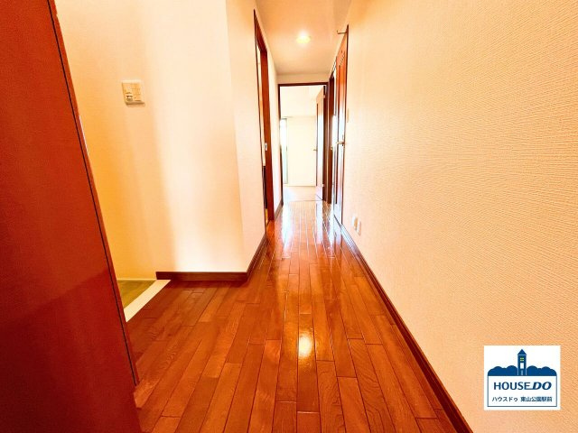 1フロア3邸♪5階全方角住戸3LDK！ファミール藤ヶ丘5番館のその他|リビングへは一直線ではなく、クランク状の動線で、プライバシーが守られやすい仕様になっています